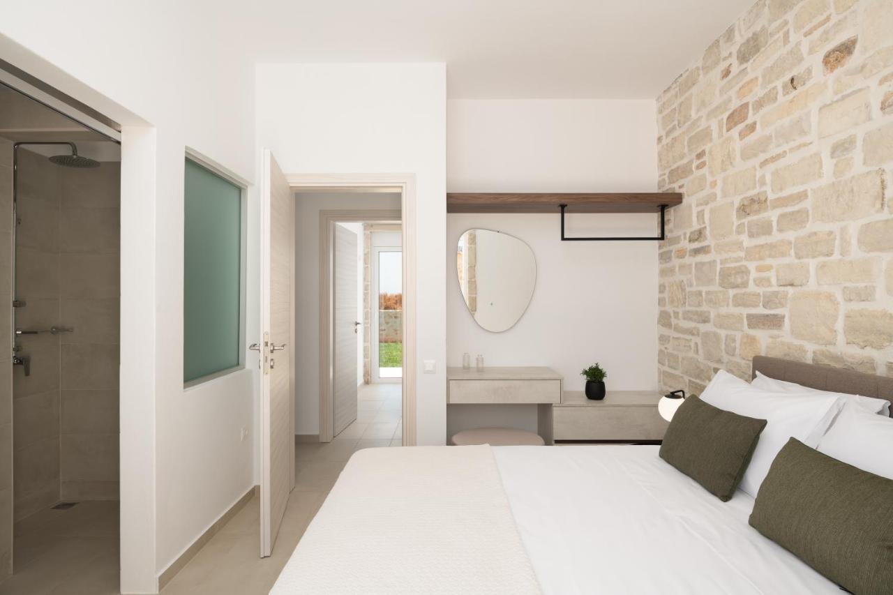 Evaero Villas I, Ii, Iii, IV - An Ever-So Inviting Escape, By Thinkvilla Sfáka Eksteriør bilde